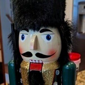 Wooden Nutcracker (18 inch) - Traditional